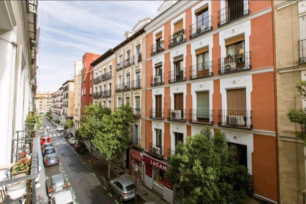 Divina Malasana Apartamento Madri Exterior foto